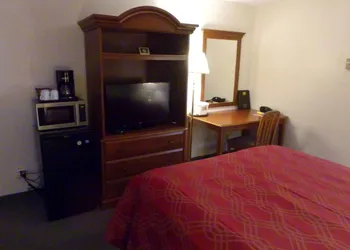 Econo Lodge & Suites Saint John hotel thumbnail 5