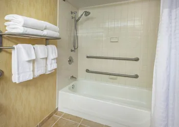 Baymont by Wyndham Harrisburg hotel thumbnail 8