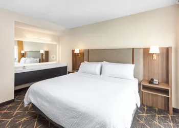 Holiday Inn Hotel & Suites Springfield - I-44 by IHG hotel thumbnail 5