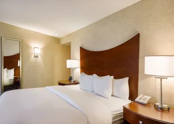 DoubleTree by Hilton Hotel Johnson City hotel thumbnail 8