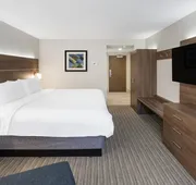 Holiday Inn Express Hotel & Suites Tilton - Lakes Region by IHG hotel detail image 4