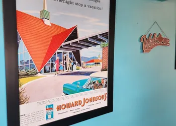 Howard Johnson by Wyndham Lindsay hotel thumbnail 5