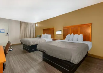 Quality Inn Lumberton North hotel thumbnail 4