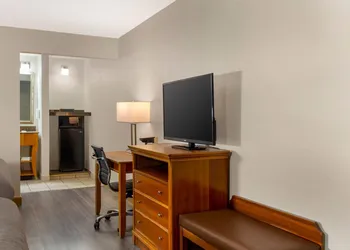 Quality Inn Lumberton North hotel thumbnail 6
