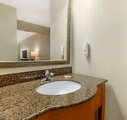 Quality Inn Lumberton North hotel detail image 7