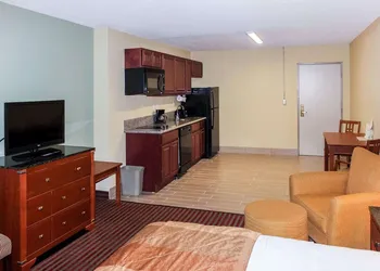 MainStay Suites Williamsburg Historic Area hotel thumbnail 6