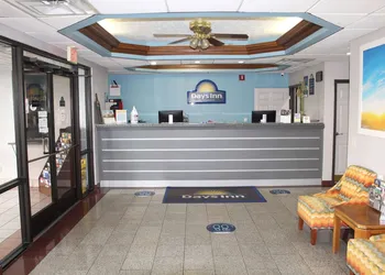 Days Inn by Wyndham Franklin hotel thumbnail 2