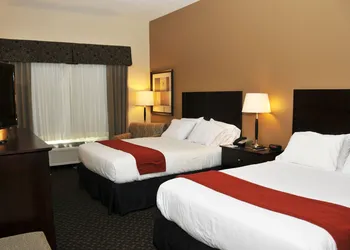 Holiday Inn Express & Suites Clinton by IHG hotel thumbnail 3