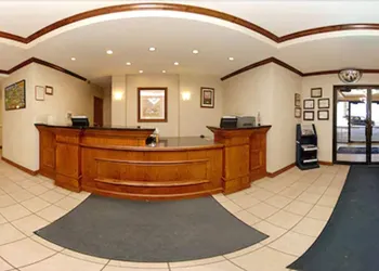 Holiday Inn Express & Suites Plainview by IHG hotel thumbnail 3