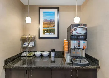 Comfort Suites Blythe hotel thumbnail 5