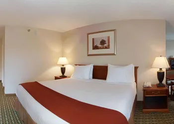 Baymont by Wyndham Cornelia hotel thumbnail 5