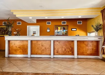 Econo Lodge Del Rio hotel thumbnail 5