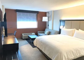 Holiday Inn Express Richmond - Midtown by IHG hotel thumbnail 3