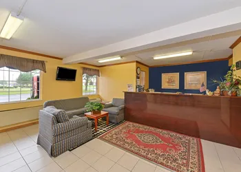 Americas Best Value Inn Maumee Toledo hotel thumbnail 2