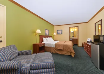 Americas Best Value Inn Maumee Toledo hotel thumbnail 5