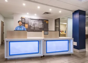 Holiday Inn Express and Suites - Petersburg - Fort Lee by IHG hotel thumbnail 2