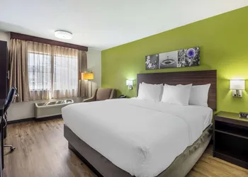 Sleep Inn & Suites Salina I-135 hotel thumbnail 7