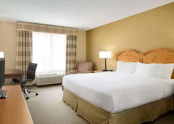 Country Inn & Suites by Radisson, Grinnell, IA hotel thumbnail 4