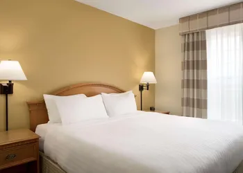 Country Inn & Suites by Radisson, Grinnell, IA hotel thumbnail 6