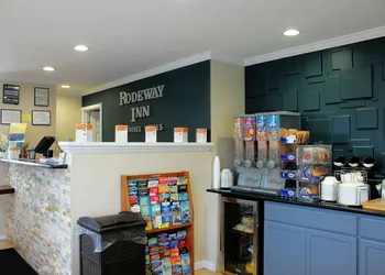 Rodeway Inn Near University-Gateway to Yosemite hotel thumbnail 3