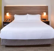 Holiday Inn Express & Suites Omaha - 120th and Maple by IHG hotel detail image 4