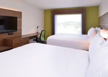 Holiday Inn Express & Suites Omaha - 120th and Maple by IHG hotel thumbnail 7