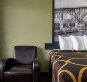 Super 8 by Wyndham Perrysburg/Toledo hotel detail image 3