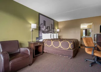 Super 8 by Wyndham Perrysburg/Toledo hotel thumbnail 4