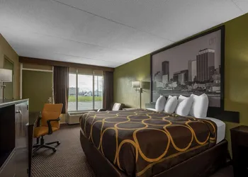Super 8 by Wyndham Perrysburg/Toledo hotel thumbnail 5