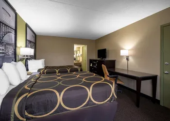 Super 8 by Wyndham Perrysburg/Toledo hotel thumbnail 6