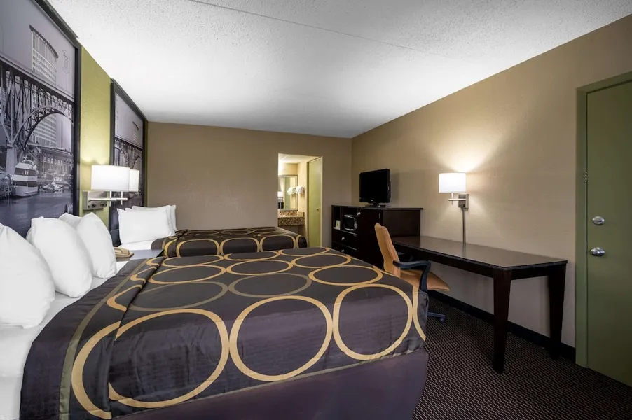 Super 8 by Wyndham Perrysburg/Toledo hotel detail image 6