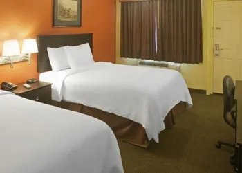 Americas Best Value Inn Waco hotel thumbnail 5