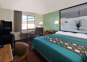 Super 8 by Wyndham Alamogordo/White Sands hotel thumbnail 5