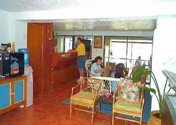 Lake Roy Beach Inn hotel thumbnail 2