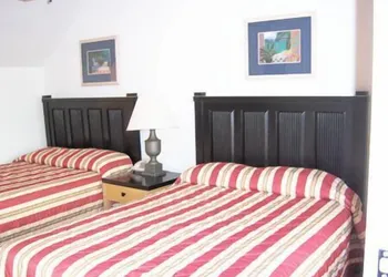 Lake Roy Beach Inn hotel thumbnail 7