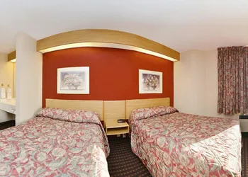 Quality Inn Lees Summit - Kansas City hotel thumbnail 7