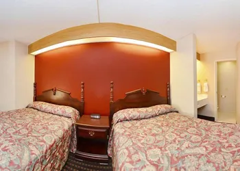 Quality Inn Lees Summit - Kansas City hotel thumbnail 8
