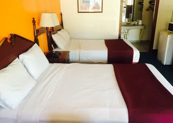 Sunrise Inn hotel thumbnail 5