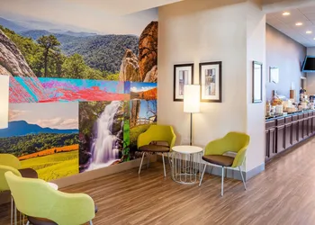 Clarion Pointe Harrisonburg hotel thumbnail 5