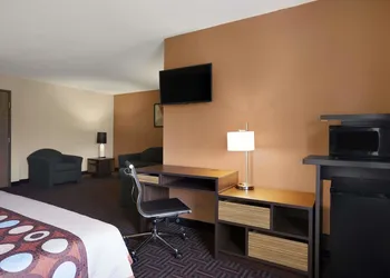 Super 8 by Wyndham Collinsville St. Louis hotel thumbnail 4