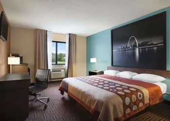 Super 8 by Wyndham Collinsville St. Louis hotel thumbnail 6