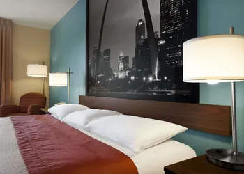 Super 8 by Wyndham Collinsville St. Louis hotel thumbnail 7