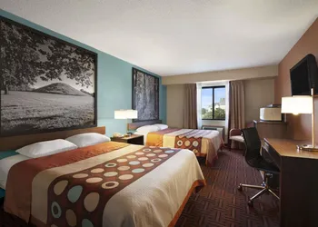 Super 8 by Wyndham Collinsville St. Louis hotel thumbnail 8