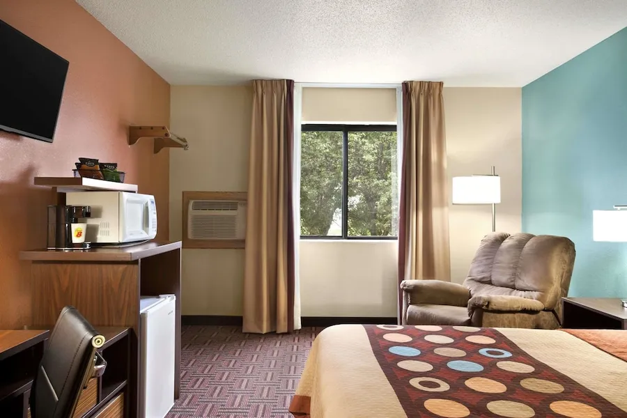 Super 8 by Wyndham Salem hotel detail image 6