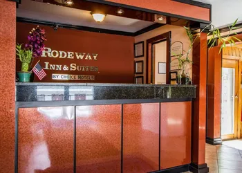 Rodeway Inn & Suites Brunswick near Hwy 1 hotel thumbnail 2