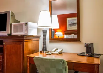 Rodeway Inn & Suites Brunswick near Hwy 1 hotel thumbnail 6