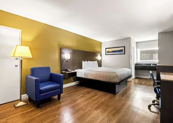 Quality Inn near Blue Spring hotel thumbnail 5