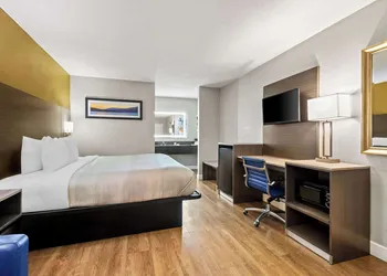 Quality Inn near Blue Spring hotel thumbnail 6
