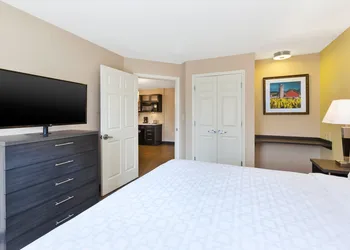 Candlewood Suites Rocky Mount by IHG hotel thumbnail 5