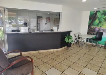 Best Inn & Suites hotel thumbnail 2